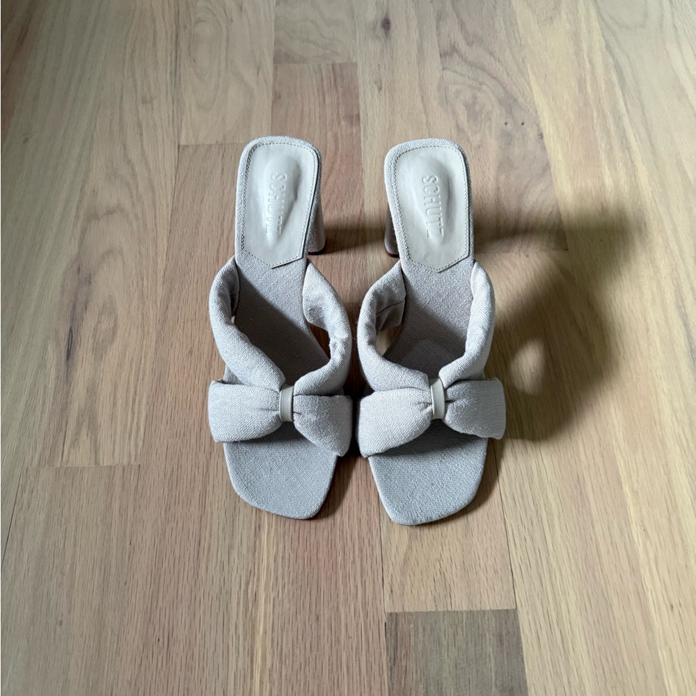 SCHUTZ Women's Beige Bow Mules